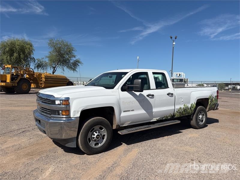 Chevrolet Silverado 2500 HD 4x2 Crew Cab Pickup Otros