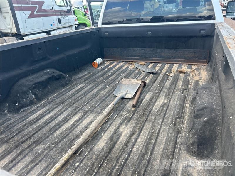 Chevrolet Silverado 2500 HD 4x2 Extended Cab Pickup Прочие фургоны