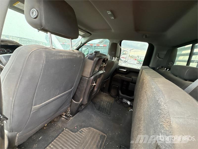Chevrolet Silverado 2500HD Z71 4x4 Extended Cab Pickup (Inop Прочие фургоны