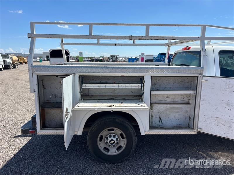 Chevrolet Silverado 2500HD 4x2 Utility Truck شاحنات خفيفة/مفصلية الجوانب