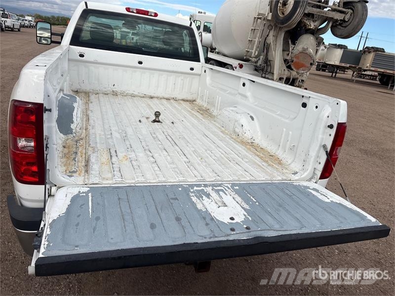 Chevrolet Silverado 2500HD 4x4 Pickup 其他