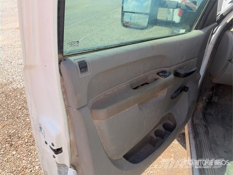 Chevrolet Silverado 2500 HD 4x2 Crew Cab Pickup Altele