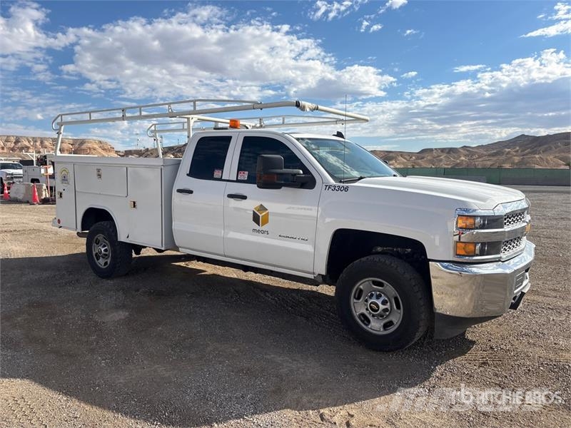Chevrolet Silverado 2500HD 4x4 Crew Cab Utility Truck 픽업/드롭사이드