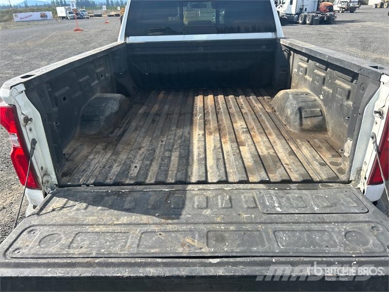 Chevrolet Silverado 2500 Ostalo