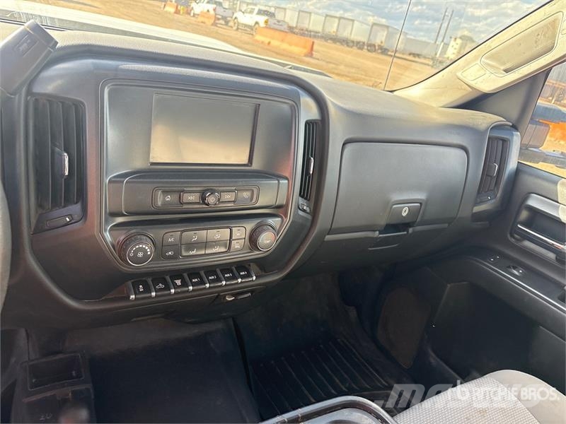 Chevrolet Silverado 2500HD شاحنات مسطحة/مفصلية الجوانب