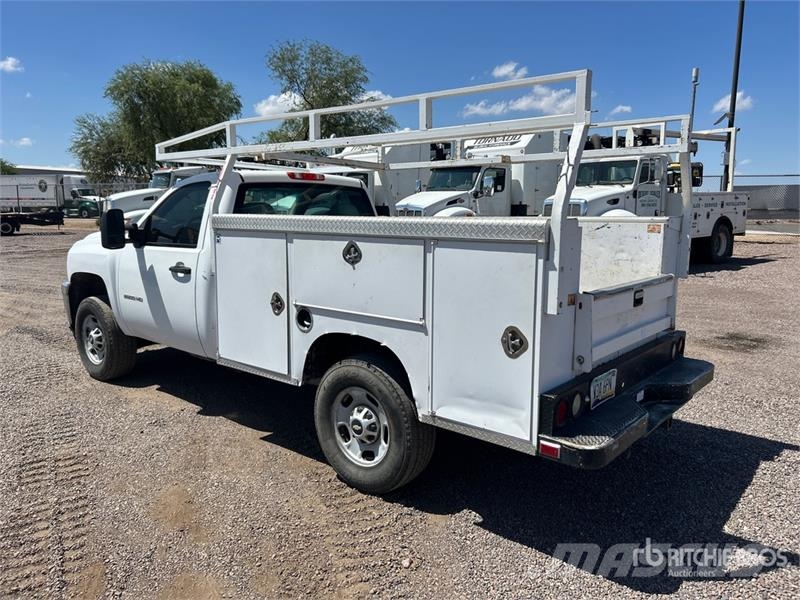Chevrolet Silverado 2500HD 4x2 Utility Truck شاحنات خفيفة/مفصلية الجوانب