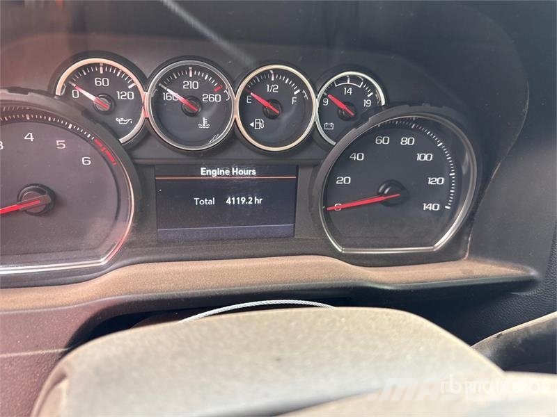 Chevrolet Silverado 2500HD Z71 4x4 Extended Cab Pickup (Inop Прочие фургоны