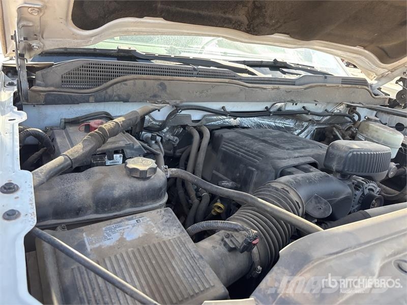 Chevrolet Silverado 2500 HD 4x2 Crew Cab Pickup Otros