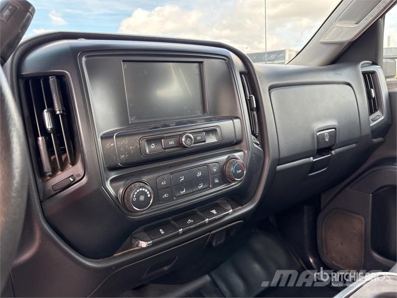 Chevrolet Silverado 2500HD Vieglais kravas automobilis/izkraušana no sāniem