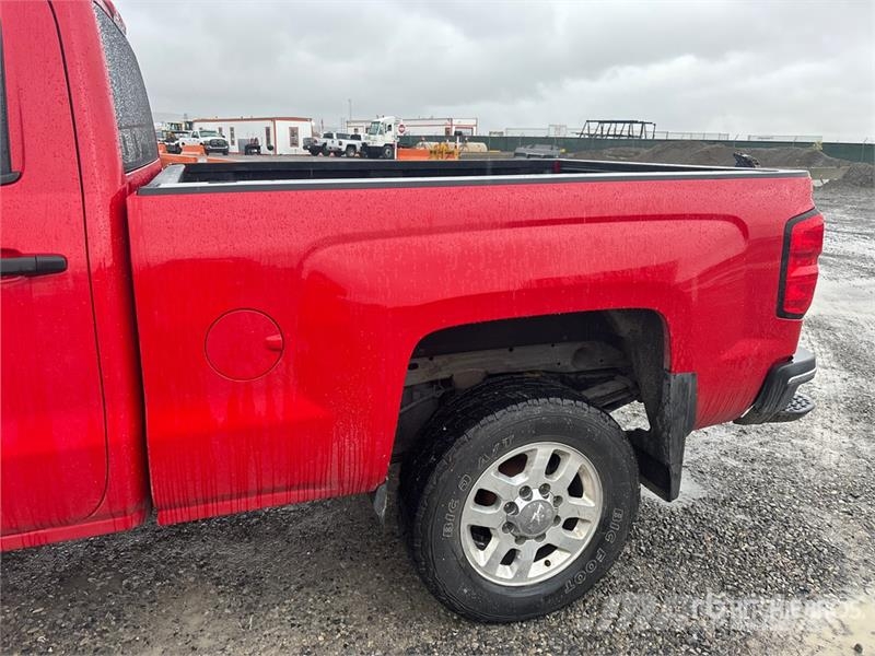 Chevrolet Silverado 2500HD 4x4 Crew Cab Pickup Drugi