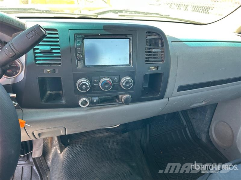 Chevrolet Silverado 2500HD 4x2 Utility Truck شاحنات خفيفة/مفصلية الجوانب