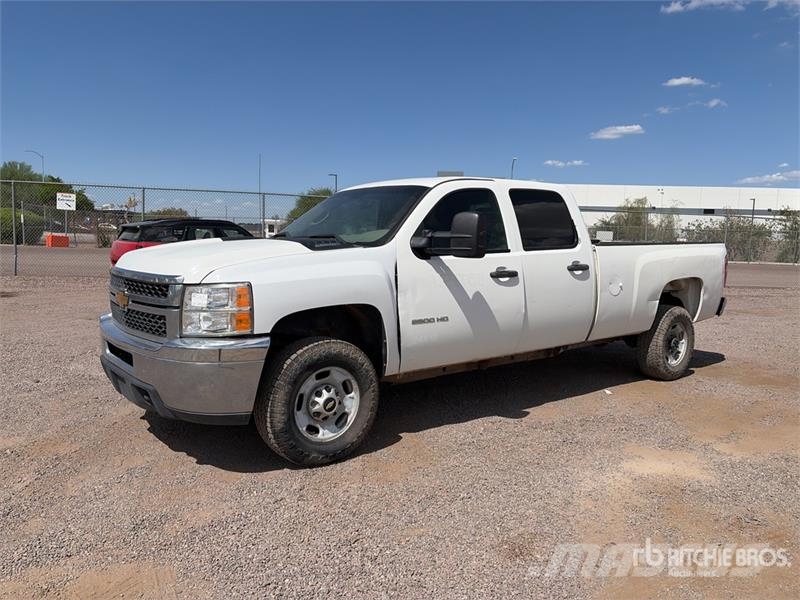 Chevrolet Silverado 2500 HD 4x2 Crew Cab Pickup Altele