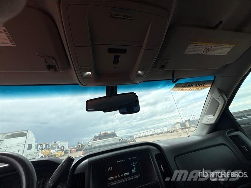 Chevrolet Silverado 2500 HD 4x4 Crew Cab Pickup Iné