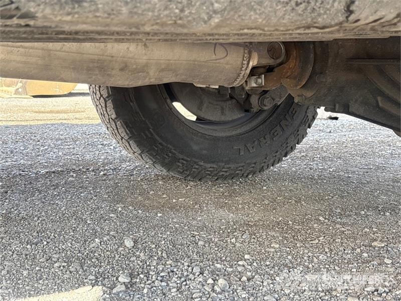 Chevrolet Silverado 2500HD 4x4 Crew Cab Utility Truck 픽업/드롭사이드