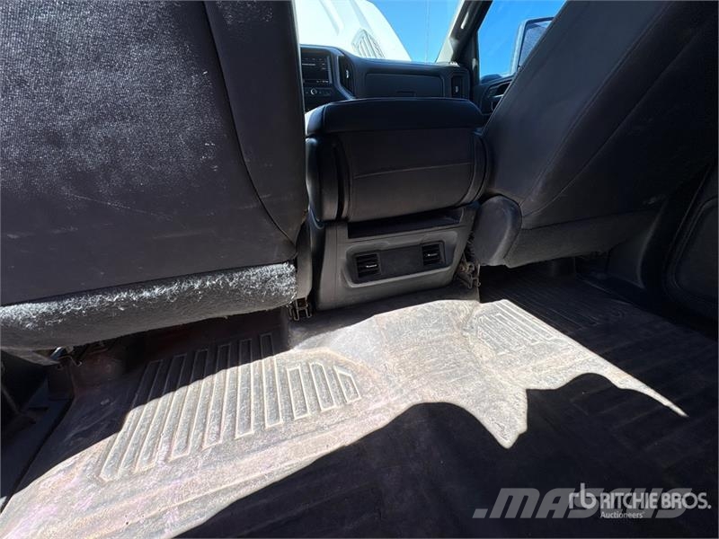 Chevrolet Silverado 2500 HD Z71 4x4 Crew Cab Pickup (Inopera Diger