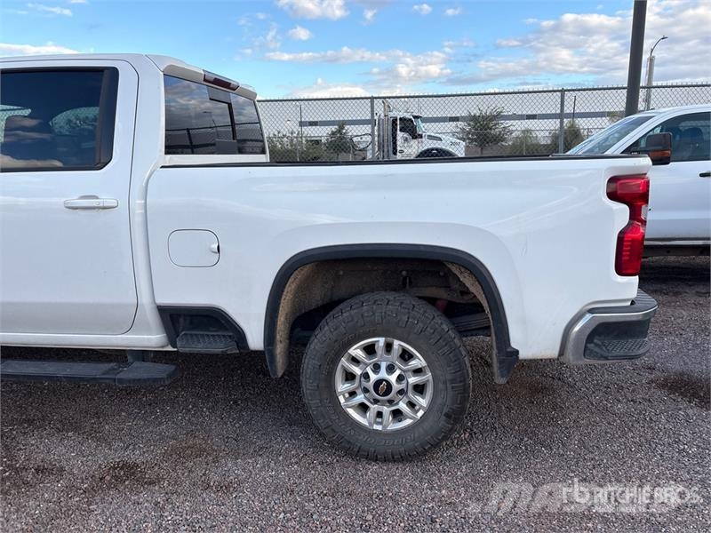 Chevrolet Silverado 2500HD Z71 4x4 Crew Cab Pickup その他