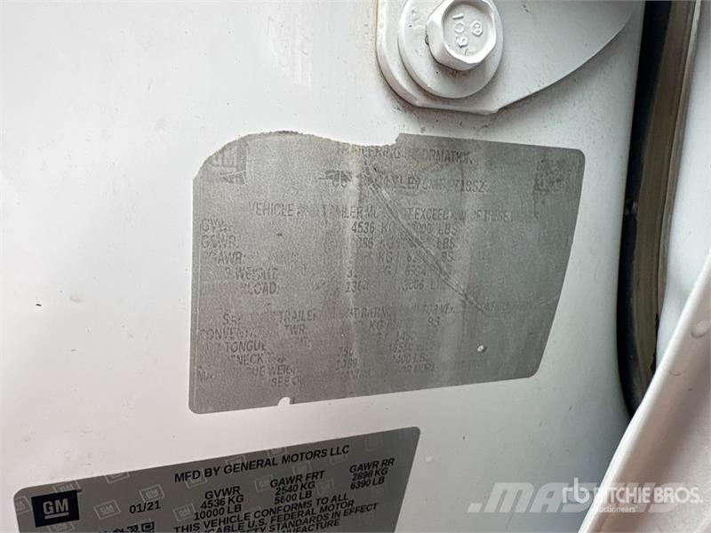 Chevrolet Silverado 2500HD 4x4 Crew Cab Pickup Diger