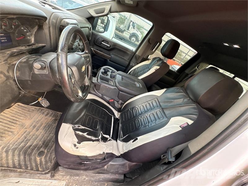 Chevrolet Silverado 2500HD Z71 4x4 Crew Cab Pickup その他