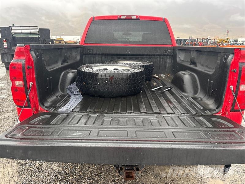 Chevrolet Silverado 2500HD 4x4 Crew Cab Pickup Drugi