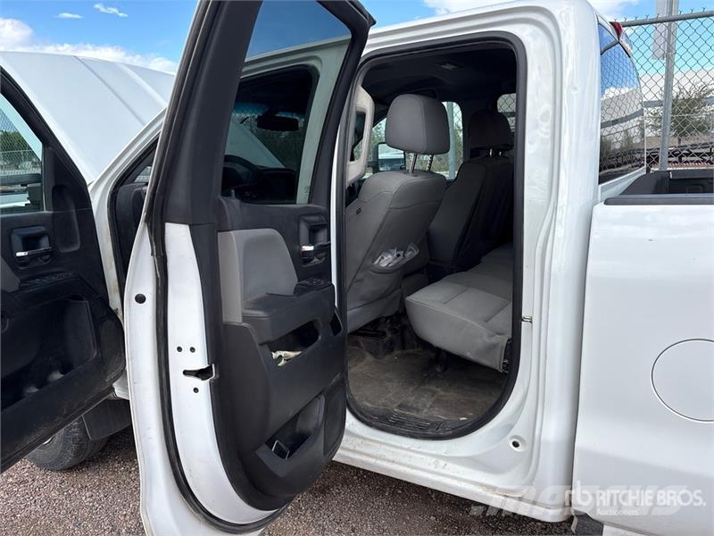 Chevrolet Silverado 2500HD Custom 4x2 Extended Cab Pickup Drugi