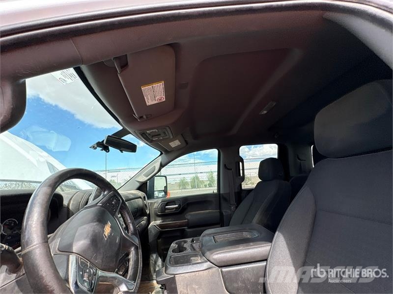 Chevrolet Silverado 2500 HD Custom 4x4 Extended Cab Pickup Drugi