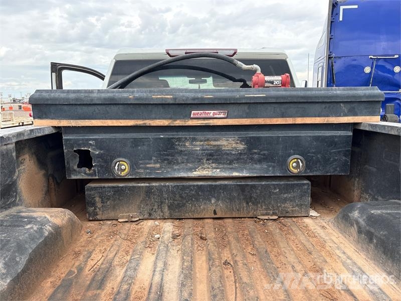 Chevrolet Silverado 2500HD Z71 4x4 Extended Cab Pickup Outro