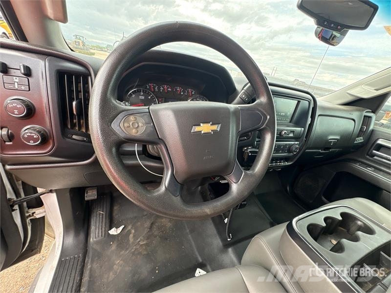Chevrolet Silverado 2500 HD 4x4 Crew Cab Pickup Iné