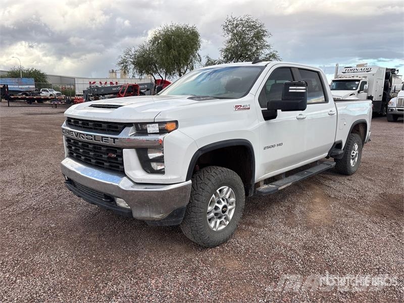 Chevrolet Silverado 2500HD Z71 4x4 Crew Cab Pickup その他