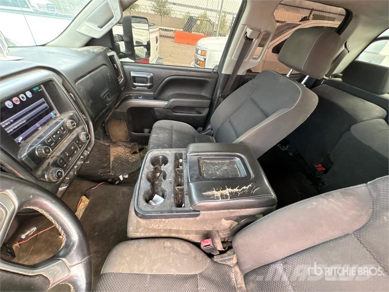 Chevrolet Silverado 2500HD Custom 4x4 Utility Truck ピックアップ／ドロップサイド