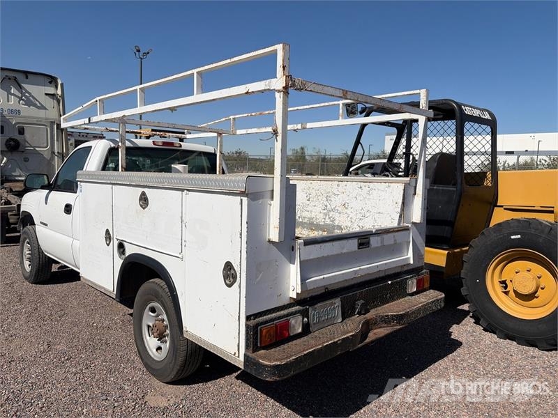 Chevrolet Silverado 2500HD 4x2 Utility Truck Pick-upy / Pojazdy z otwieranymi burtami