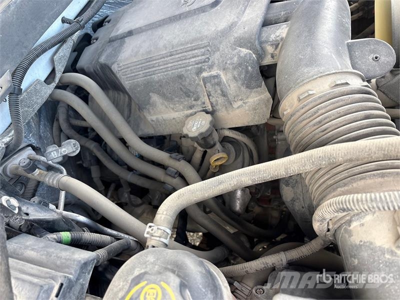 Chevrolet Silverado 2500HD Extended Cab Utility Truck Пикапи