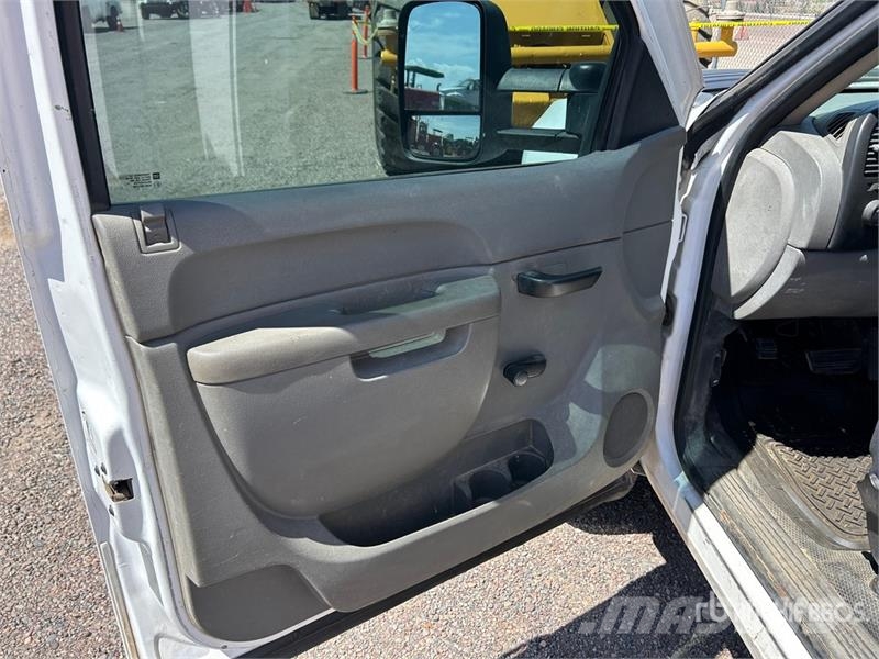 Chevrolet Silverado 2500HD 4x2 Utility Truck شاحنات خفيفة/مفصلية الجوانب