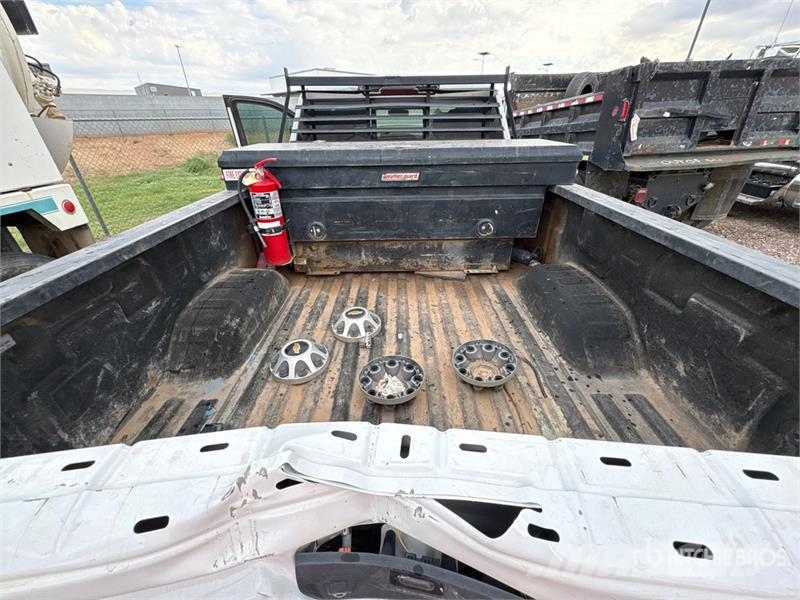 Chevrolet Silverado 2500HD Z71 4x4 Extended Cab Pickup (Inop Прочие фургоны