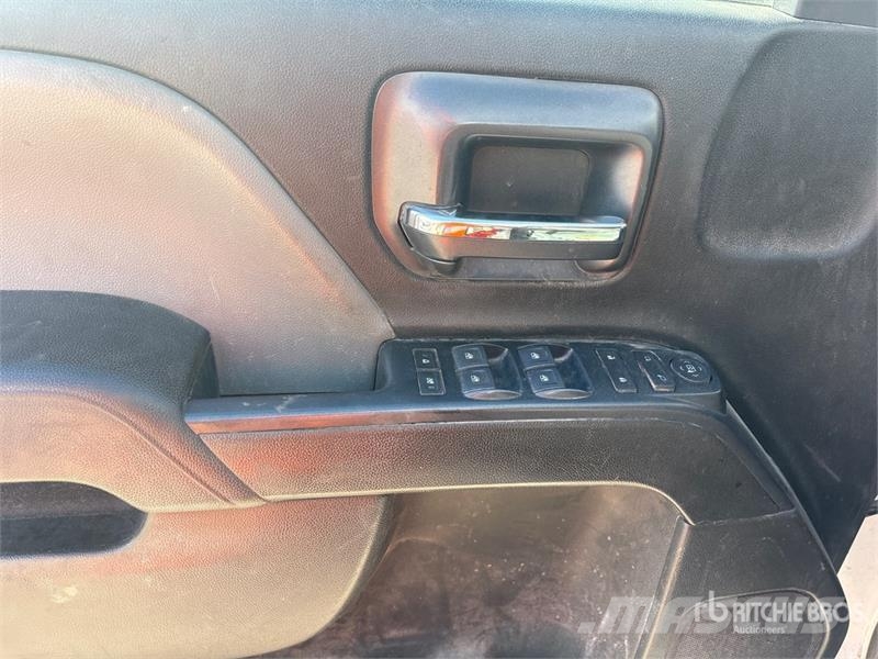 Chevrolet Silverado 2500HD 4x4 Crew Cab Utility Truck 픽업/드롭사이드