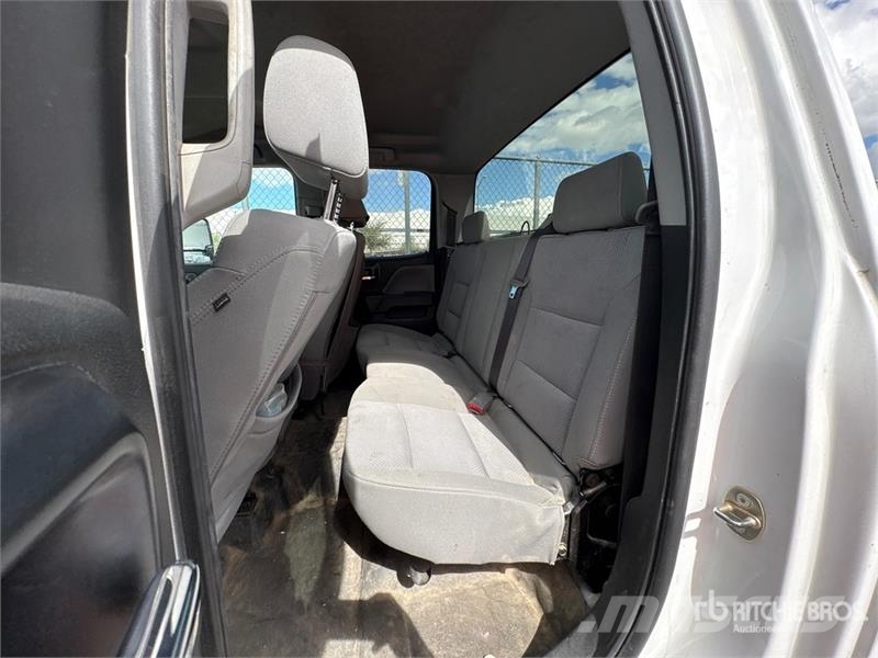 Chevrolet Silverado 2500HD Custom 4x2 Extended Cab Pickup Drugi