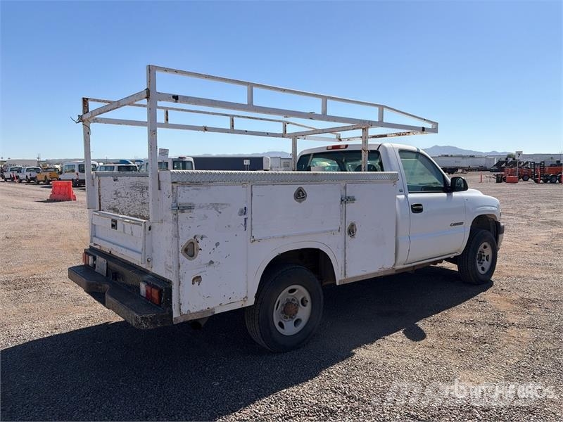 Chevrolet Silverado 2500HD 4x2 Utility Truck Pick-upy / Pojazdy z otwieranymi burtami