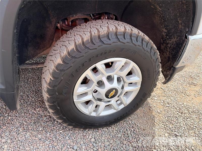 Chevrolet Silverado 2500HD 4x4 Crew Cab Pickup Otros