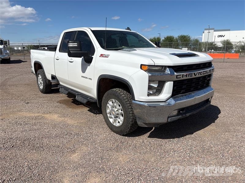 Chevrolet Silverado 2500 HD Custom 4x4 Extended Cab Pickup Drugi