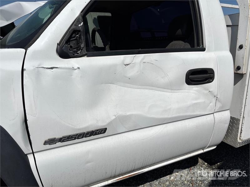 Chevrolet Silverado 2500HD 4x2 Utility Truck Pik up kamioni