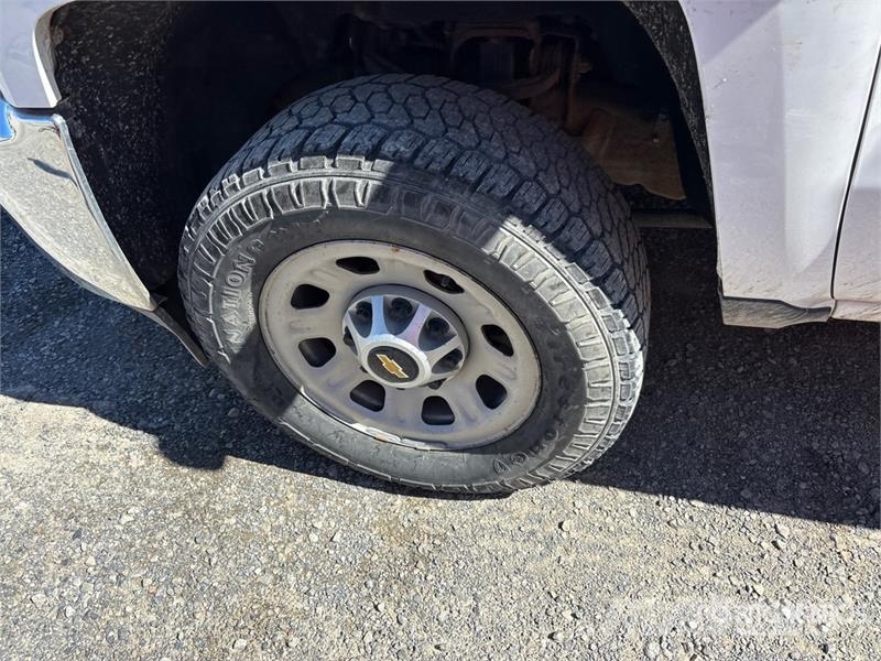 Chevrolet Silverado 2500HD 4x4 Crew Cab Pickup その他