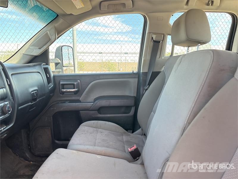 Chevrolet Silverado 2500 HD 4x2 Crew Cab Pickup Otros