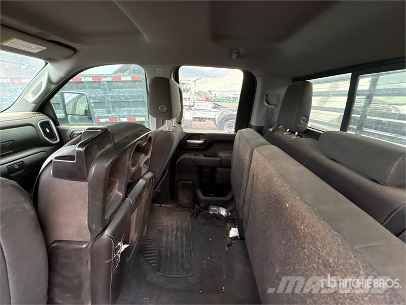 Chevrolet Silverado 2500HD Z71 4x4 Extended Cab Pickup (Inop Прочие фургоны