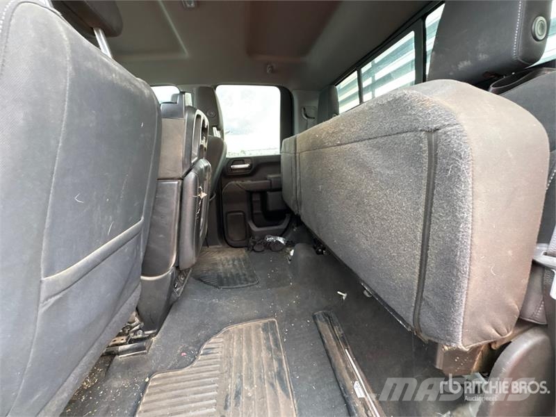 Chevrolet Silverado 2500HD Z71 4x4 Extended Cab Pickup (Inop Прочие фургоны