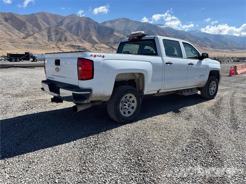 Chevrolet Silverado 2500HD 4x4 Crew Cab Pickup その他