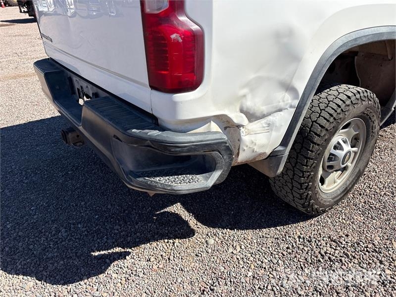 Chevrolet Silverado 2500 HD Z71 4x4 Crew Cab Pickup (Inopera Diger