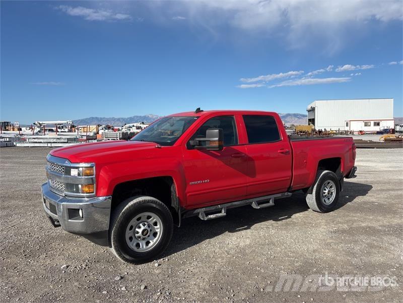 Chevrolet Silverado 2500HD 4x4 Crew Cab Pickup Ostalo