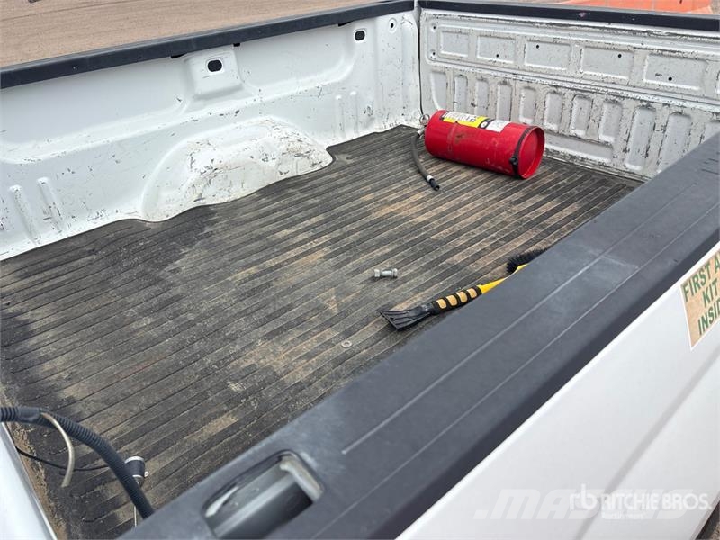 Chevrolet Silverado 2500 HD 4x4 Crew Cab Pickup Iné