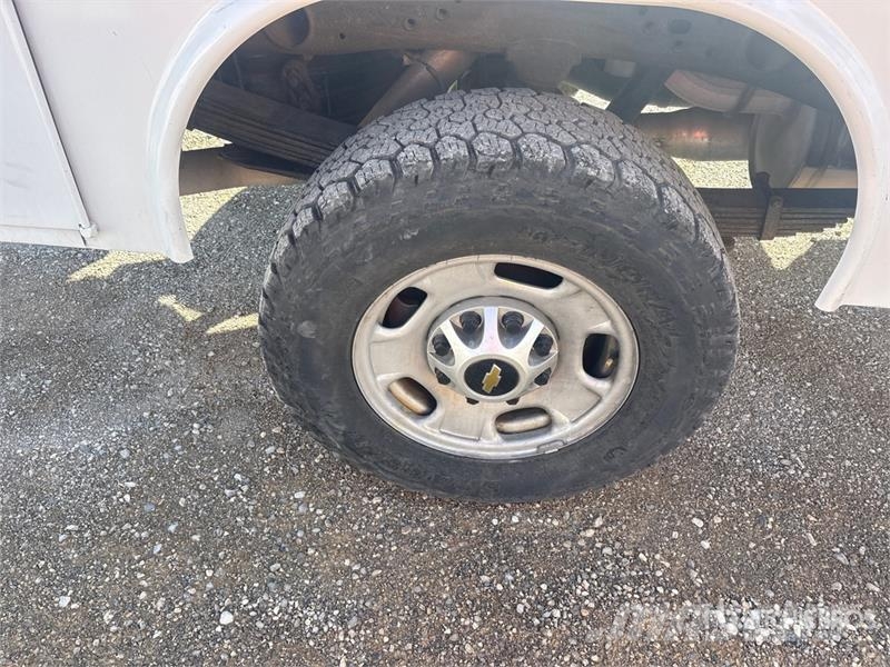 Chevrolet Silverado 2500HD 4x4 Crew Cab Utility Truck 픽업/드롭사이드