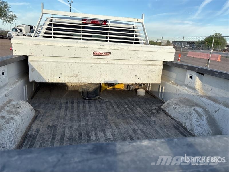 Chevrolet Silverado 2500 HD 4x2 Extended Cab Pickup Други