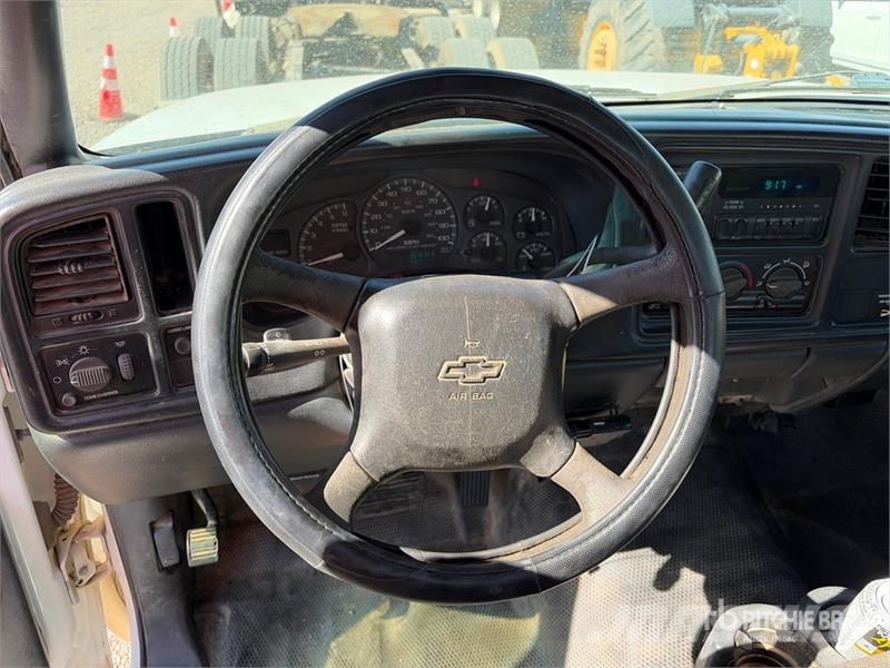 Chevrolet Silverado 2500HD 4x2 Utility Truck Pick-upy / Pojazdy z otwieranymi burtami